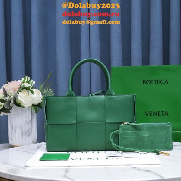 Luxury BOTTEGA VENETA Medium Arco Tote Bag 36CM