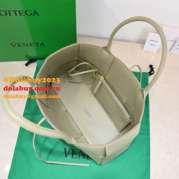 Perfect BOTTEGA VENETA Arco Small Tote Bag 30CM